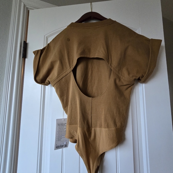 NWT Lululemon Heavyweight Cotton T-Shirt Bodysuit Back Cutout Camel Size S - Picture 8 of 15